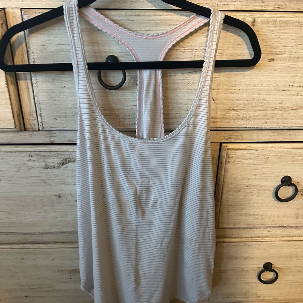 Lululemon tank